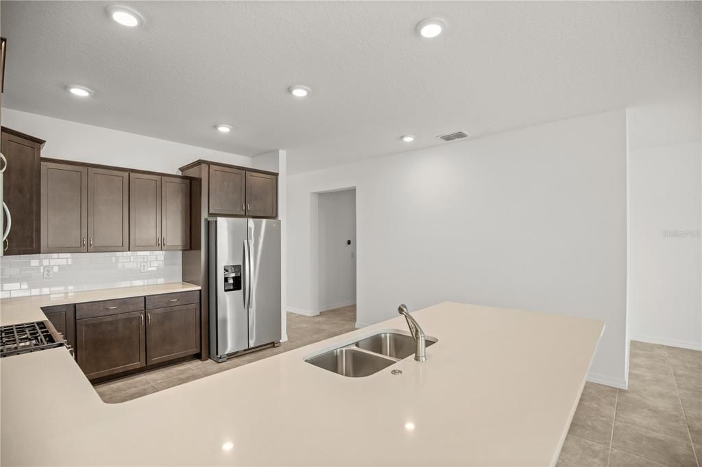 Active With Contract: $350,000 (3 beds, 2 baths, 1856 Square Feet)