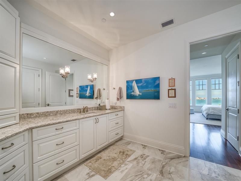 Recently Sold: $3,450,000 (3 beds, 3 baths, 3680 Square Feet)