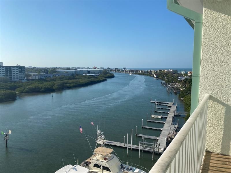 Recently Sold: $840,000 (2 beds, 2 baths, 1110 Square Feet)