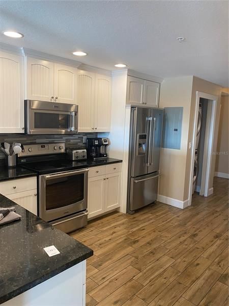 Recently Sold: $840,000 (2 beds, 2 baths, 1110 Square Feet)