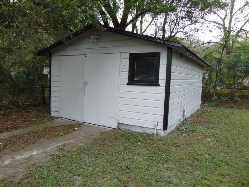 Recently Rented: $1,200 (3 beds, 1 baths, 1036 Square Feet)