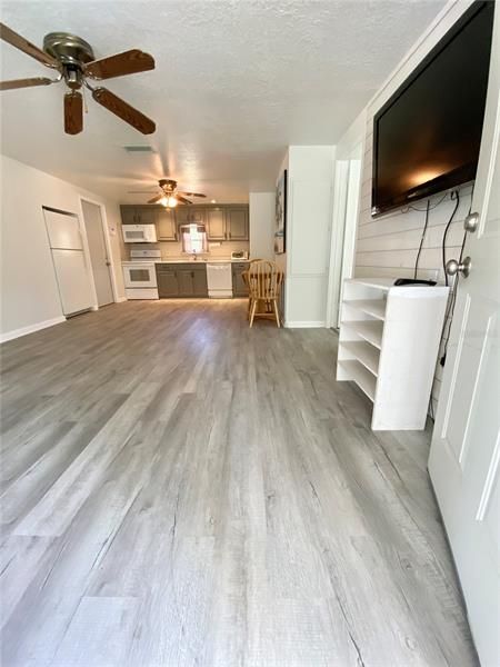 Recently Rented: $1,550 (2 beds, 1 baths, 756 Square Feet)