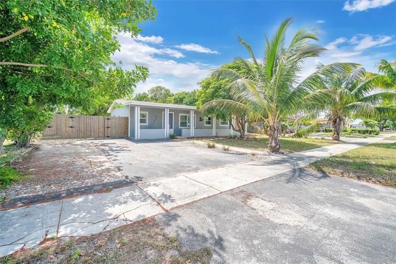Recently Sold: $430,000 (3 beds, 2 baths, 1056 Square Feet)