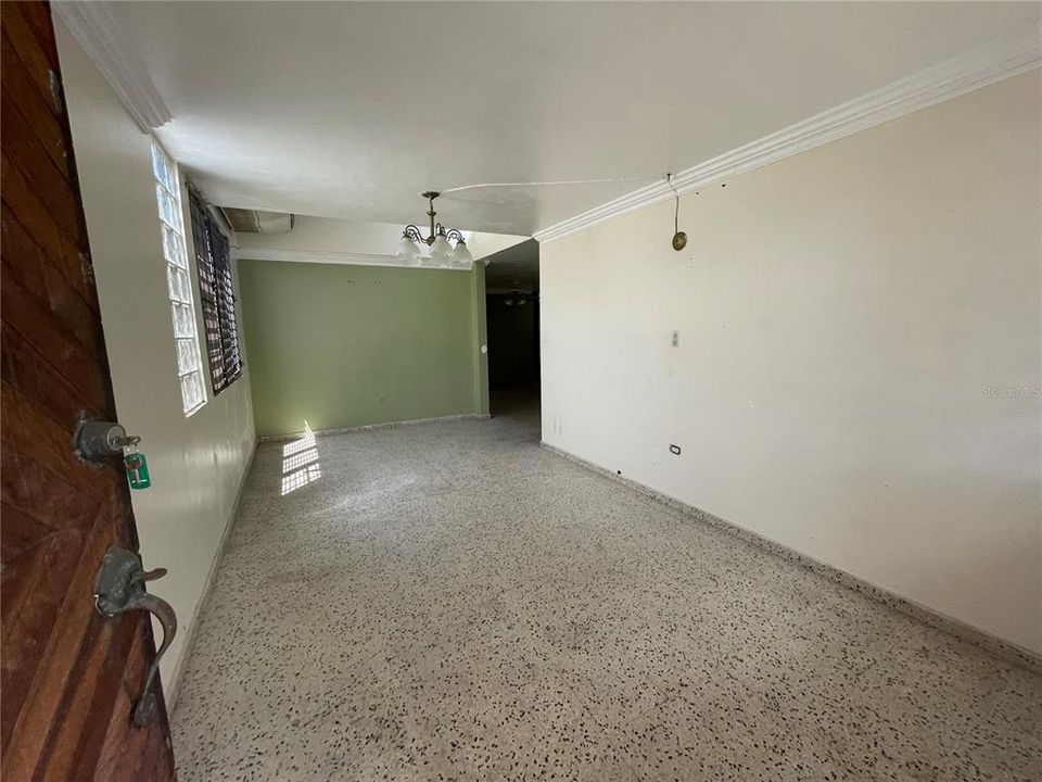 Vendido Recientemente: $119,900 (3 camas, 3 baños, 1422 Pies cuadrados)