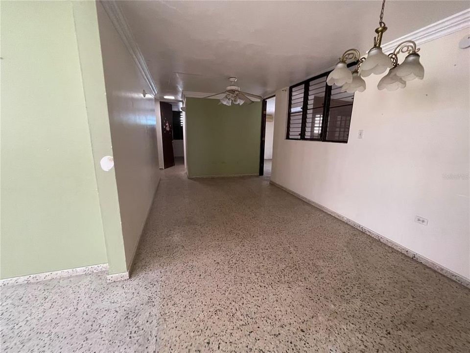 Vendido Recientemente: $119,900 (3 camas, 3 baños, 1422 Pies cuadrados)