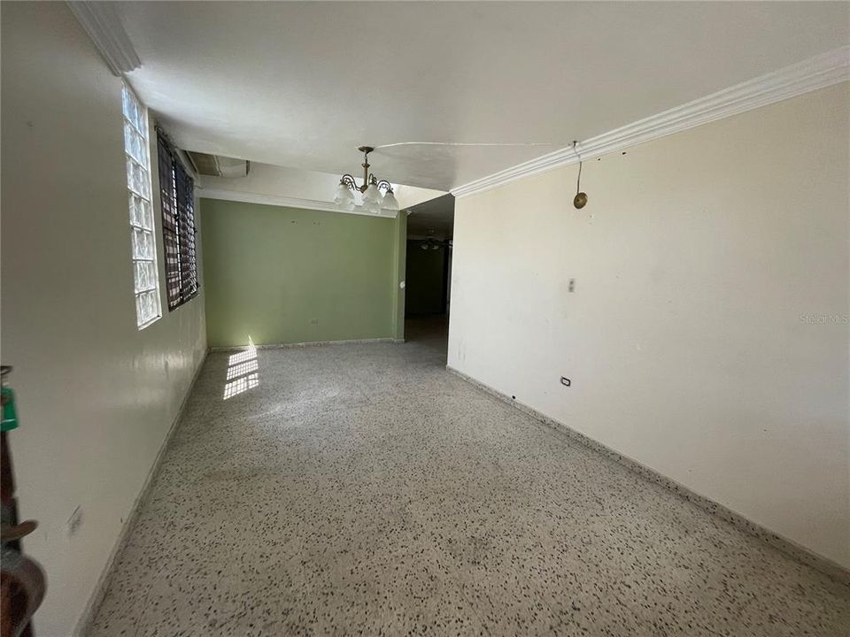 Vendido Recientemente: $119,900 (3 camas, 3 baños, 1422 Pies cuadrados)