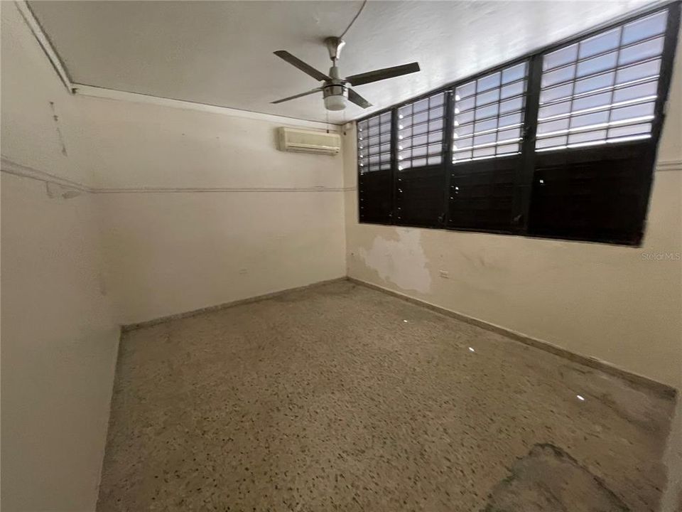 Vendido Recientemente: $119,900 (3 camas, 3 baños, 1422 Pies cuadrados)