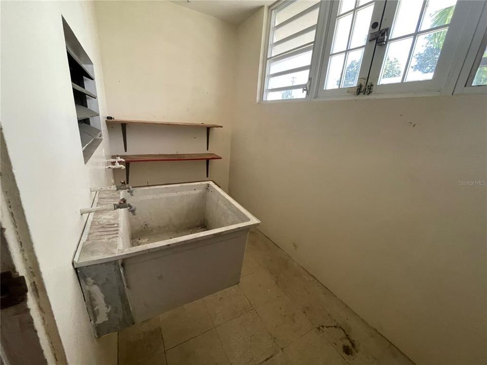 Vendido Recientemente: $119,900 (3 camas, 3 baños, 1422 Pies cuadrados)