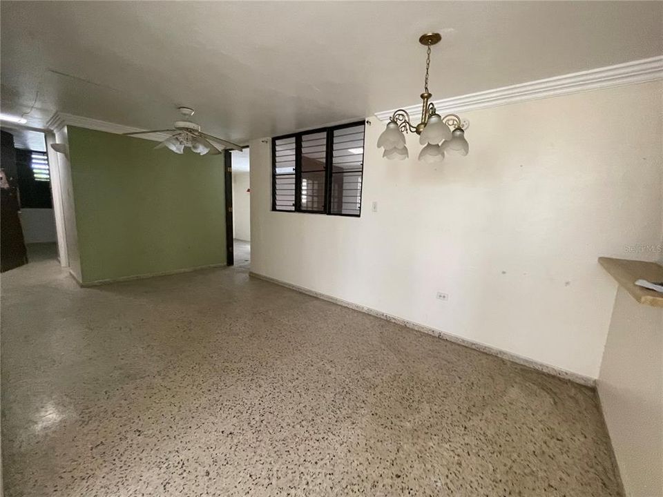 Vendido Recientemente: $119,900 (3 camas, 3 baños, 1422 Pies cuadrados)