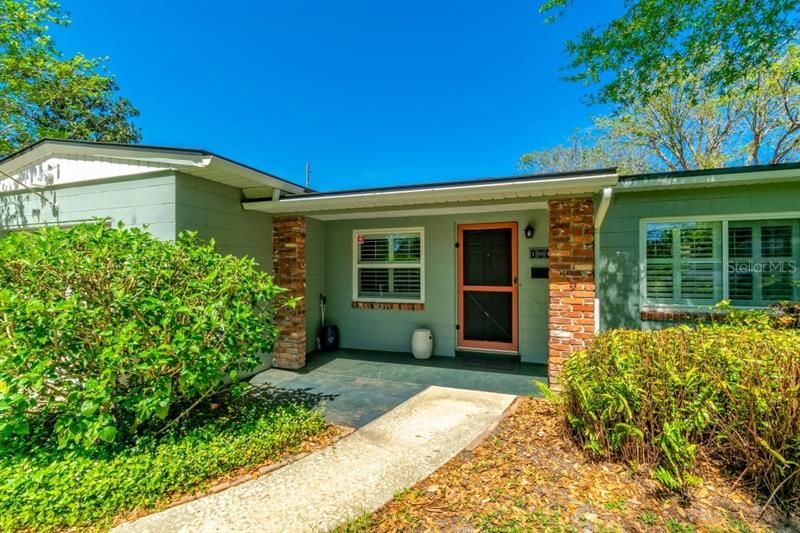 Recently Sold: $416,800 (2 beds, 2 baths, 1555 Square Feet)