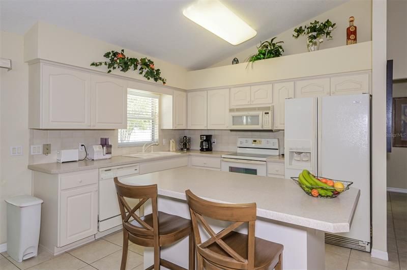 Kitchen w/ Island