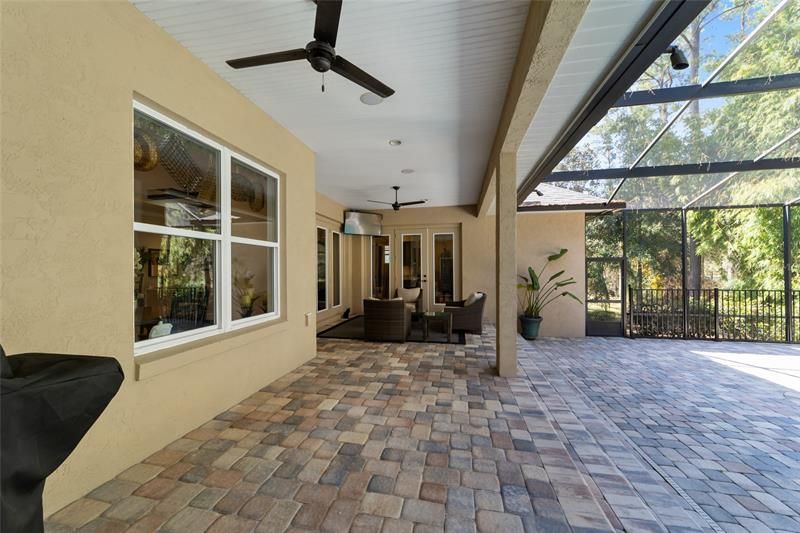 Recently Sold: $975,000 (3 beds, 3 baths, 3277 Square Feet)