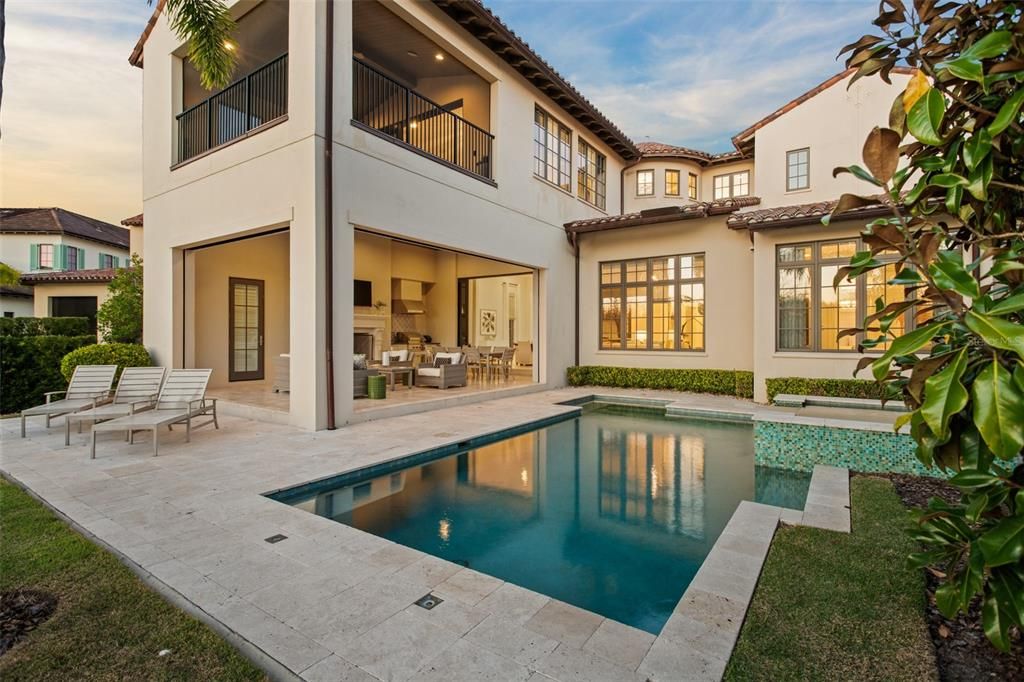 Recently Sold: $5,875,000 (5 beds, 6 baths, 5062 Square Feet)
