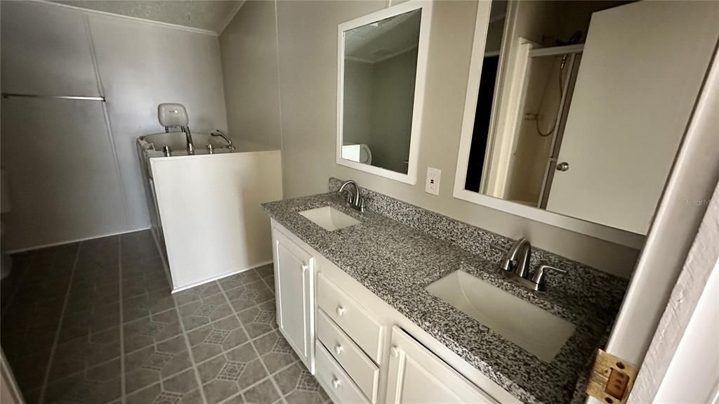 Недавно арендовано: $2,200 (4 спален, 2 ванн, 1809 Квадратных фут)