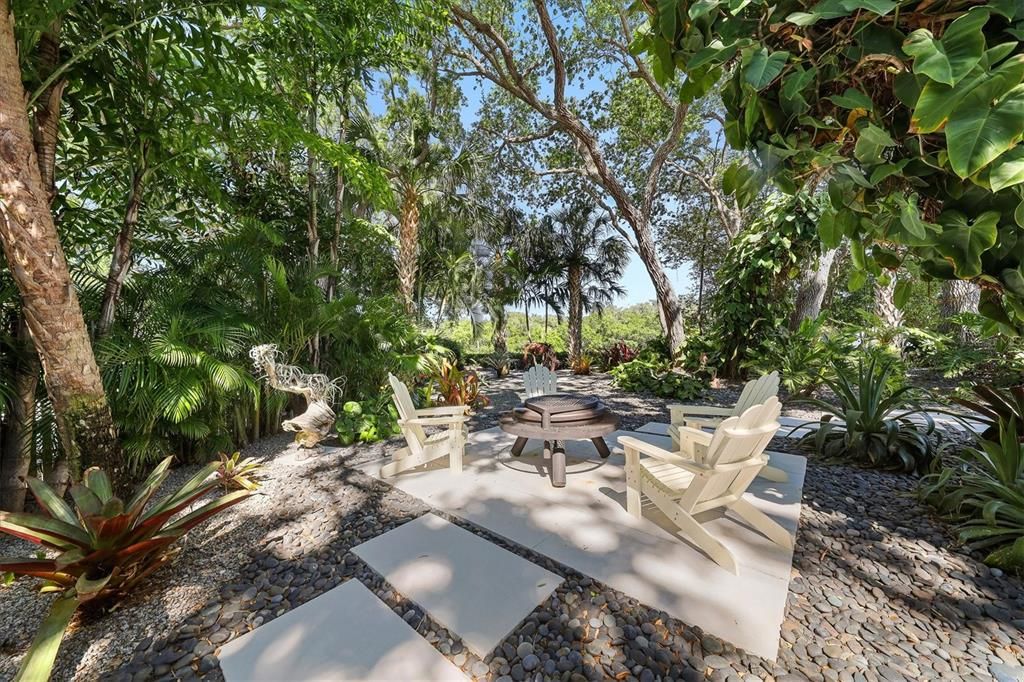 Side garden and seating area to enjoy the Florida lifestyle