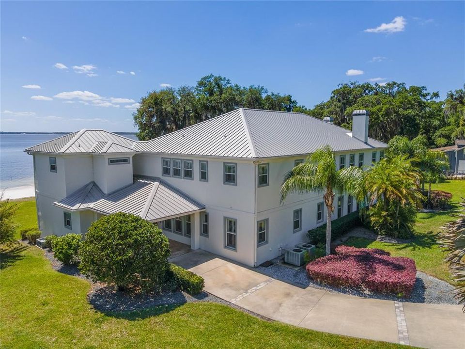 Recently Sold: $1,950,000 (4 beds, 5 baths, 4859 Square Feet)
