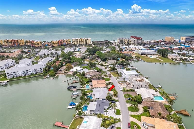 Recently Sold: $1,395,000 (3 beds, 2 baths, 1546 Square Feet)