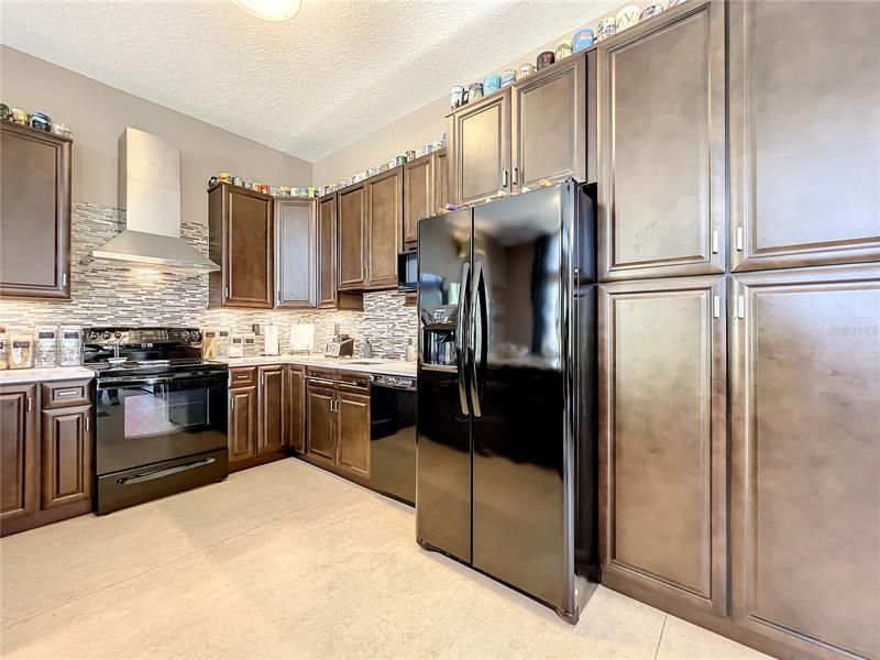 Recently Sold: $575,000 (2 beds, 2 baths, 1428 Square Feet)