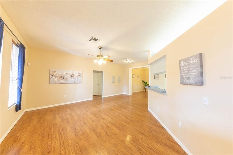 Recently Sold: $369,000 (3 beds, 2 baths, 1605 Square Feet)