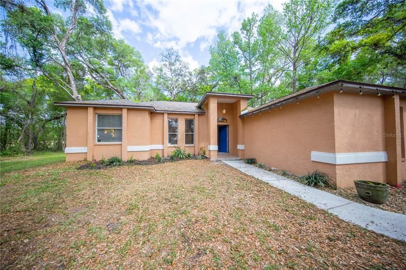 Recently Sold: $369,000 (3 beds, 2 baths, 1605 Square Feet)