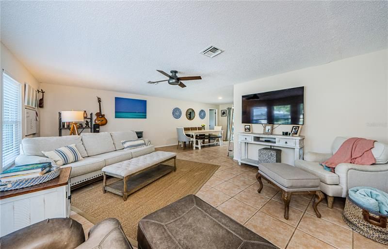 Recently Sold: $645,000 (3 beds, 2 baths, 2086 Square Feet)