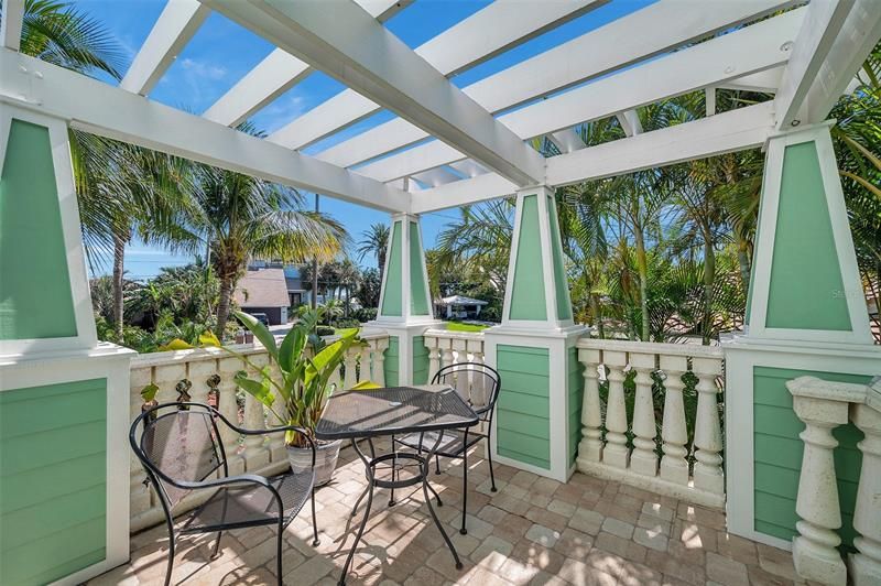 Recently Sold: $2,600,000 (3 beds, 3 baths, 3135 Square Feet)