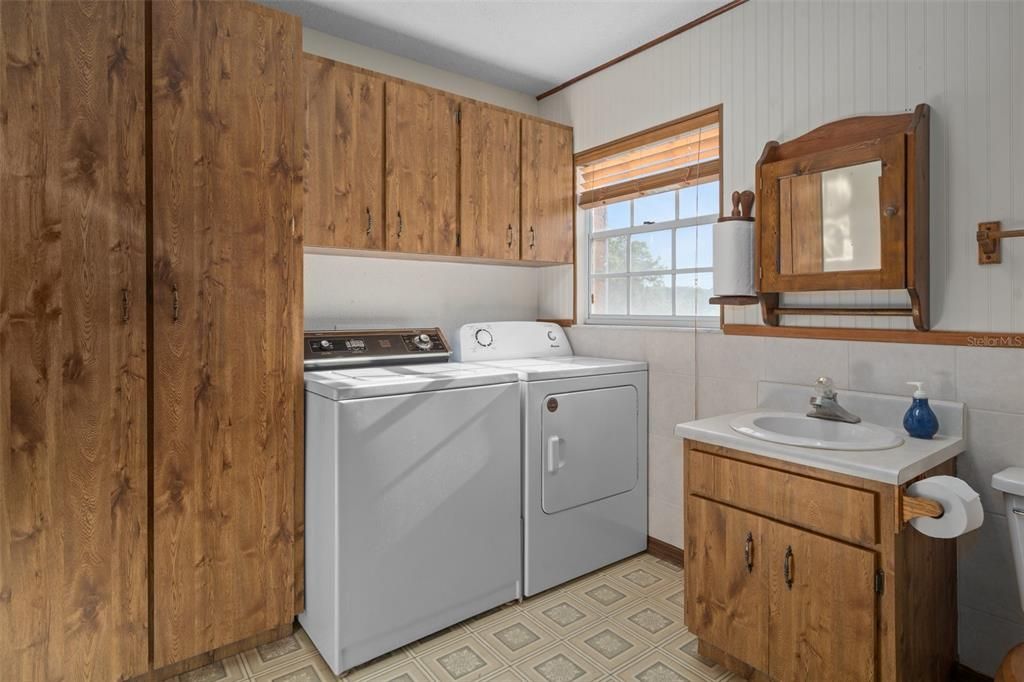 Laundry Room off kitchen with Full Bath