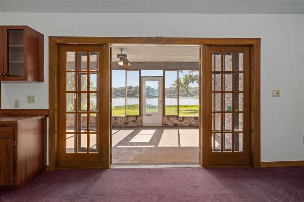 Screened lanai and wet bar to the left.