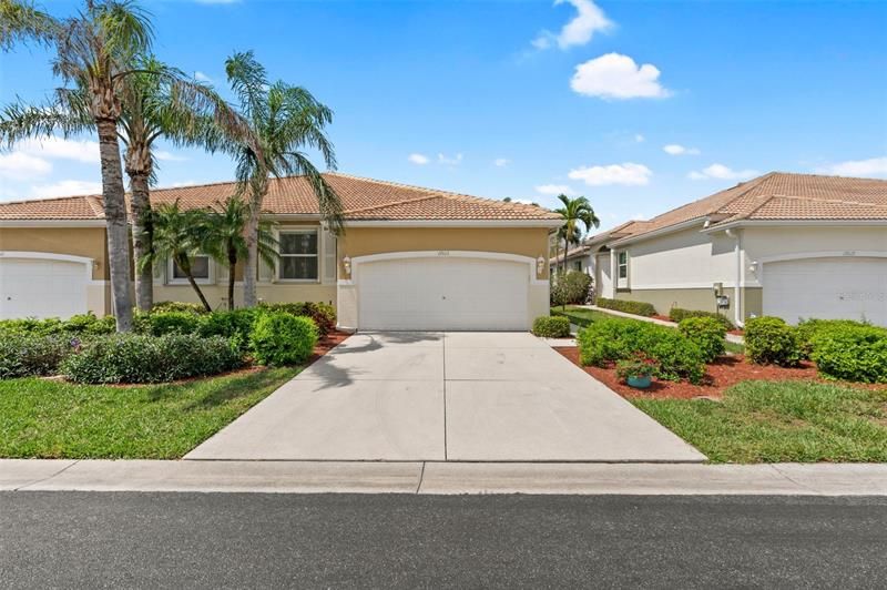 Recently Sold: $400,000 (2 beds, 2 baths, 1665 Square Feet)