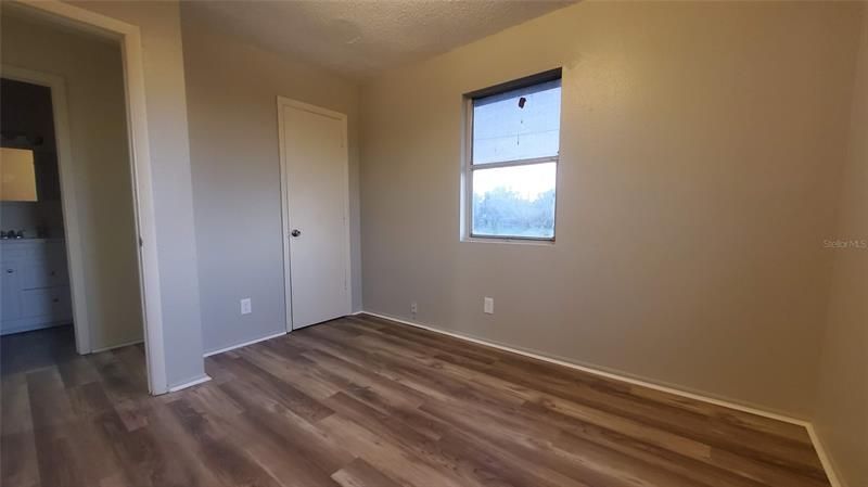 Recently Sold: $200,000 (3 beds, 1 baths, 816 Square Feet)