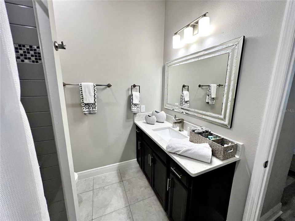 First Floor Suite Bathroom