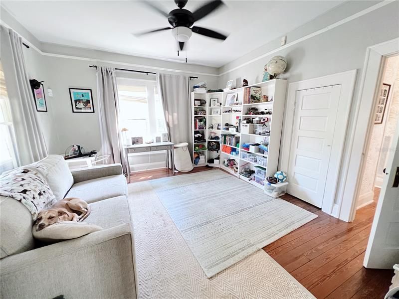 Recently Sold: $400,000 (3 beds, 2 baths, 1415 Square Feet)