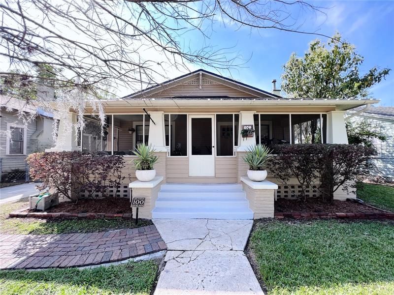 Recently Sold: $400,000 (3 beds, 2 baths, 1415 Square Feet)