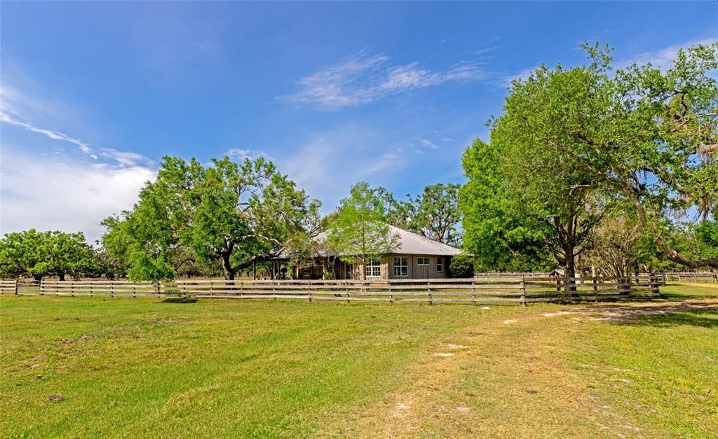 Vendido Recientemente: $850,000 (3 camas, 2 baños, 1860 Pies cuadrados)