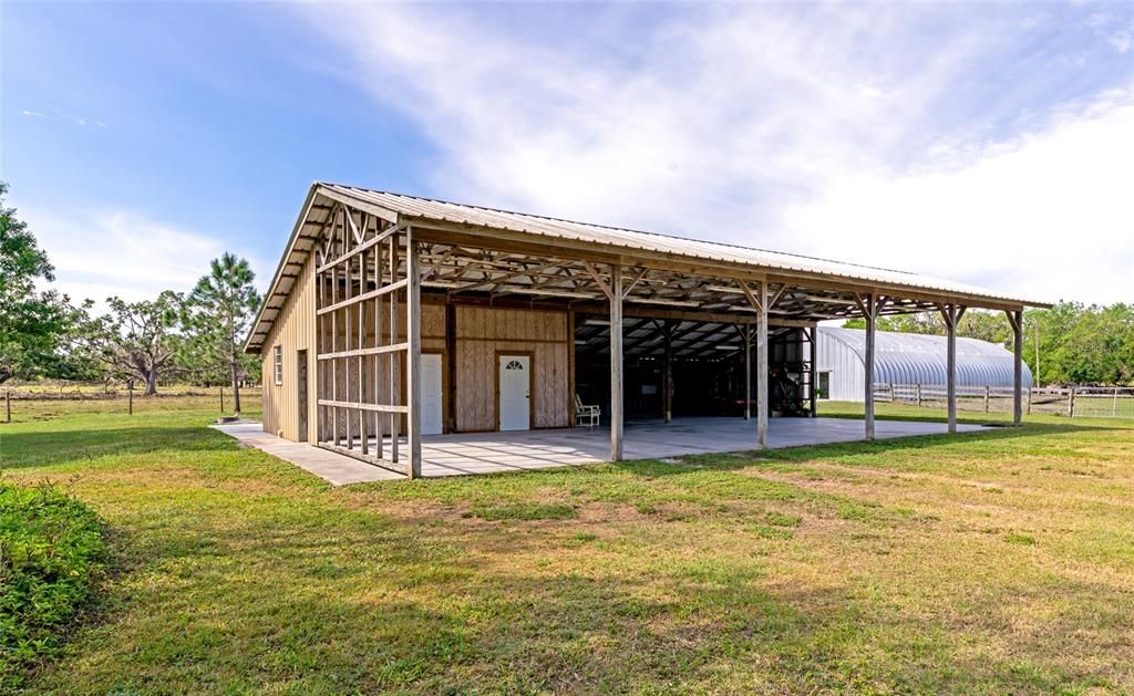 57' x 51' barn with 5 parking spaces