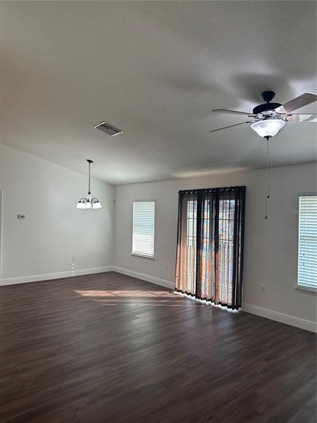 Recently Rented: $2,000 (2 beds, 2 baths, 1185 Square Feet)