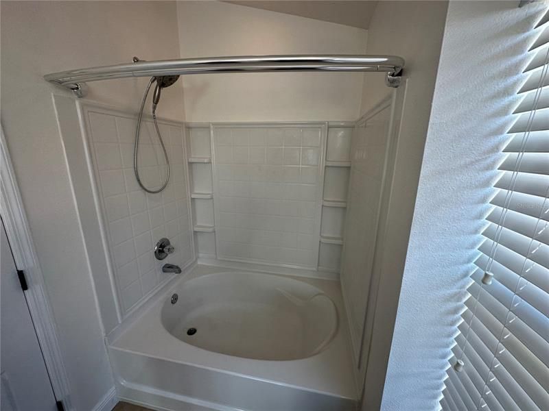 Недавно арендовано: $2,000 (2 спален, 2 ванн, 1185 Квадратных фут)