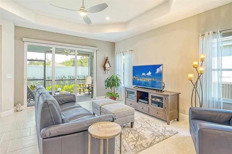 Recently Sold: $485,000 (2 beds, 2 baths, 1525 Square Feet)