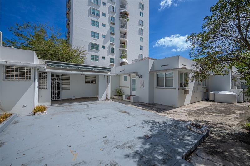 Recently Sold: $1,300,000 (4 beds, 3 baths, 2500 Square Feet)