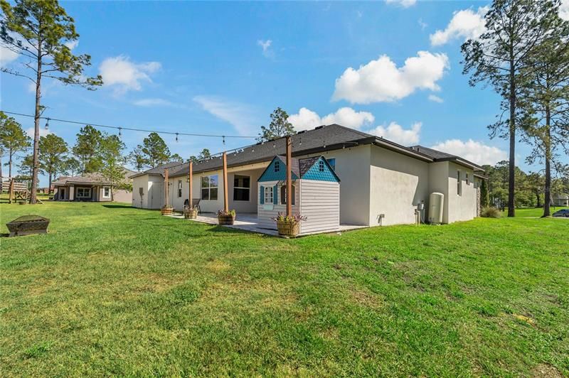 Recently Sold: $745,500 (4 beds, 2 baths, 2602 Square Feet)