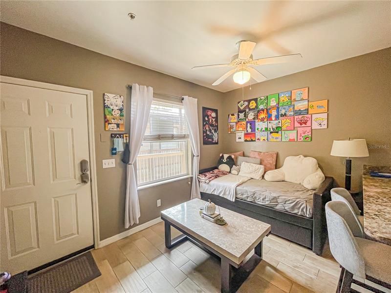 Recently Sold: $199,000 (1 beds, 1 baths, 430 Square Feet)