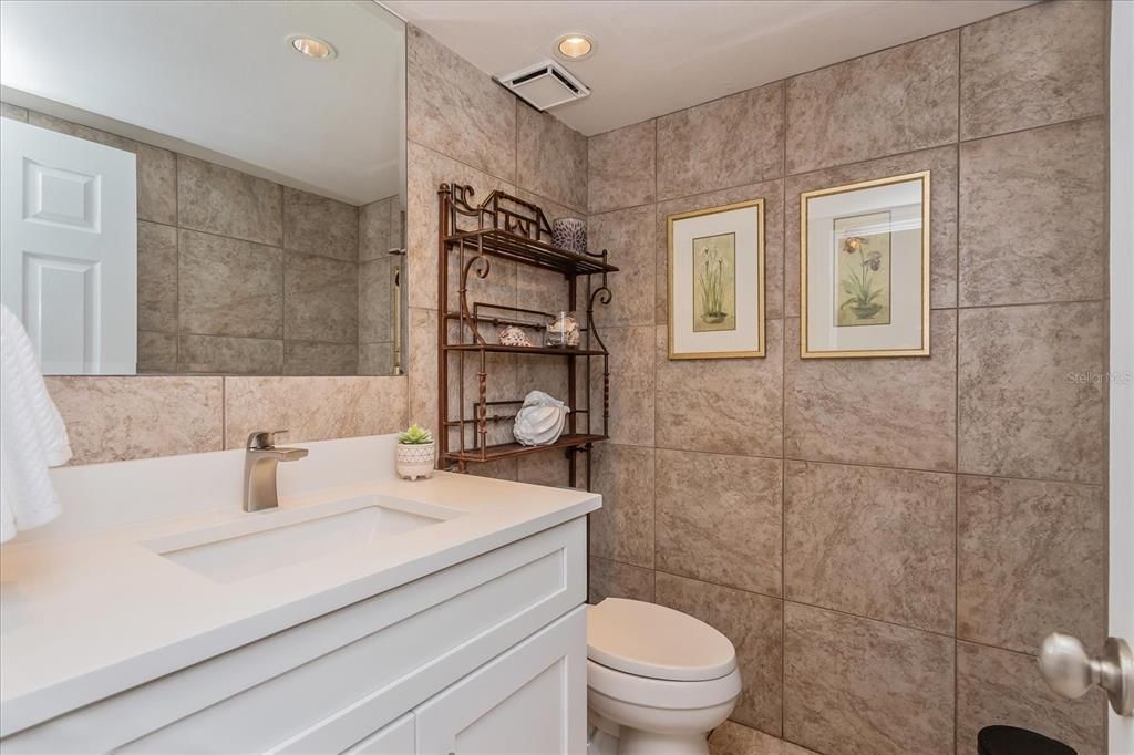 最近售出: $349,900 (2 贝兹, 2 浴室, 1284 平方英尺)