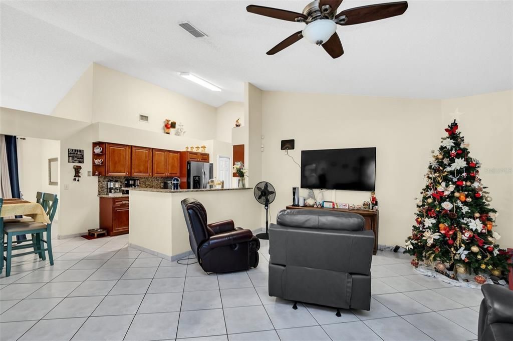 Recently Sold: $479,000 (4 beds, 2 baths, 2112 Square Feet)