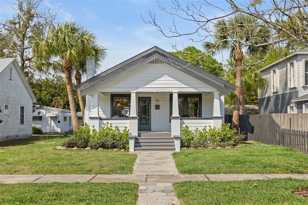 Recently Sold: $615,000 (2 beds, 1 baths, 1185 Square Feet)