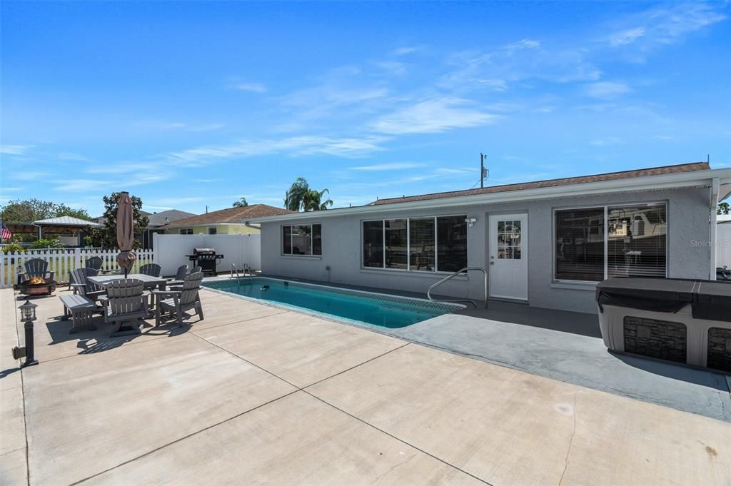 Recently Sold: $579,000 (3 beds, 2 baths, 1703 Square Feet)