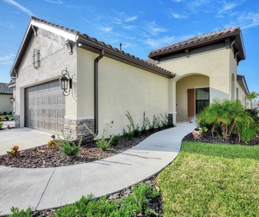 Vendido Recientemente: $452,849 (2 camas, 2 baños, 1524 Pies cuadrados)