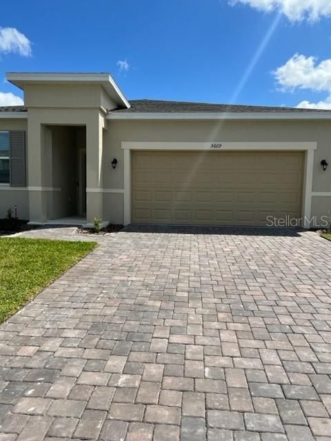 Recently Rented: $2,475 (4 beds, 2 baths, 1839 Square Feet)