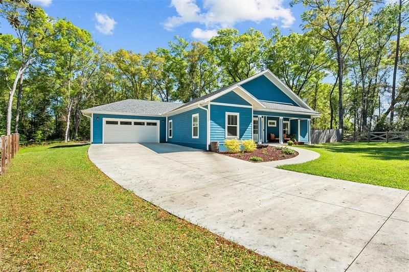 Recently Sold: $350,000 (4 beds, 2 baths, 1793 Square Feet)