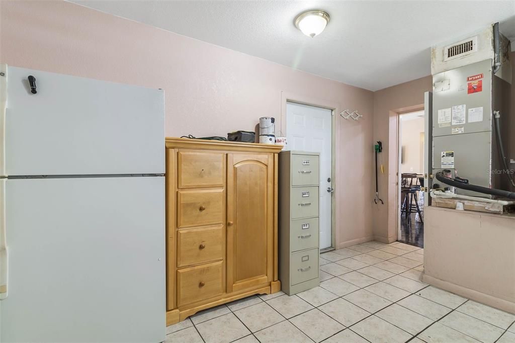 For Sale: $279,000 (2 beds, 2 baths, 1288 Square Feet)