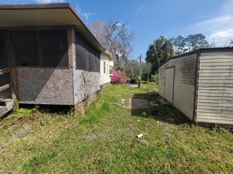 Recently Sold: $100,000 (3 beds, 2 baths, 1456 Square Feet)